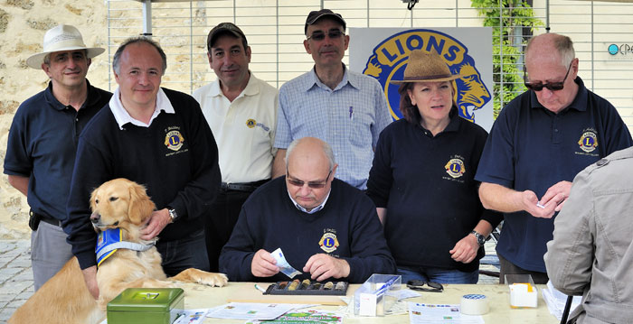 lane et des membres du Lions club de Montigny les trois villages